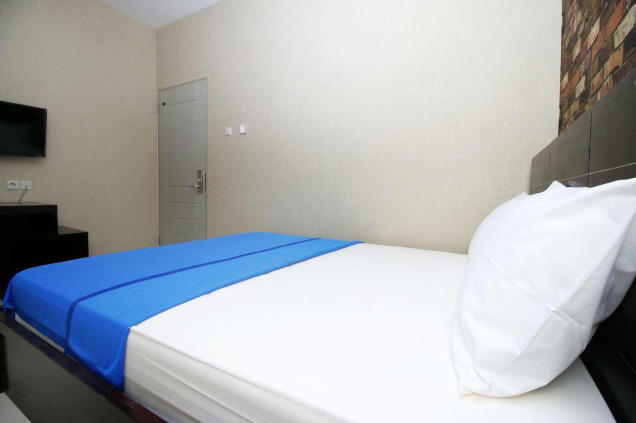 Hostel Kamar Keluarga Kampung Bali III Jakarta Exterior foto