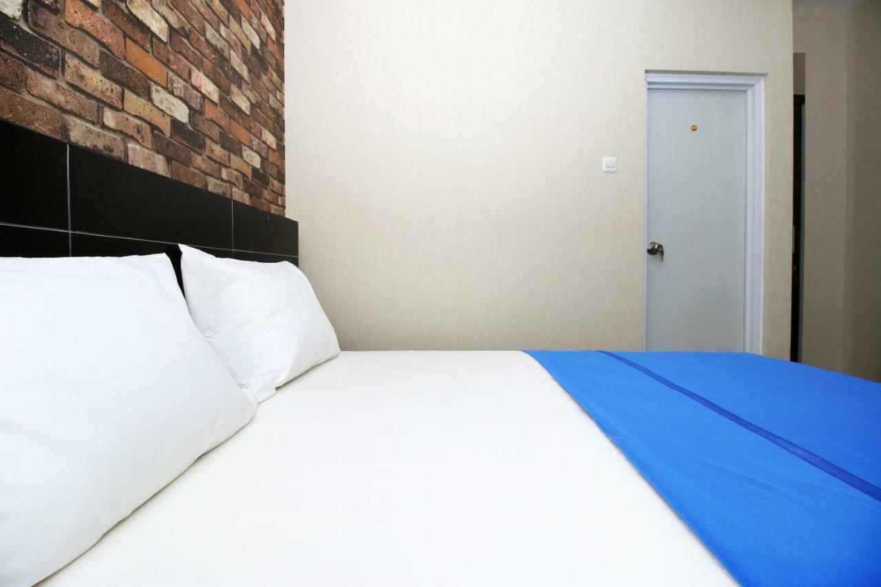 Hostel Kamar Keluarga Kampung Bali III Jakarta Exterior foto